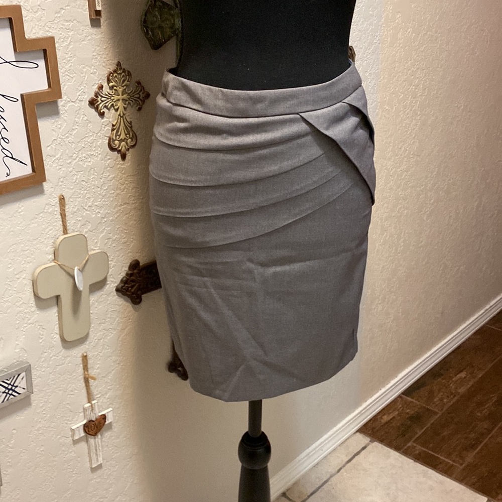 NWOT Haevofri grey pencil skirt size small